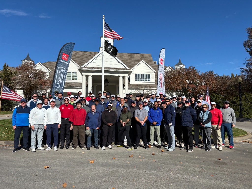 Midwest Grads gathering at on-course play day